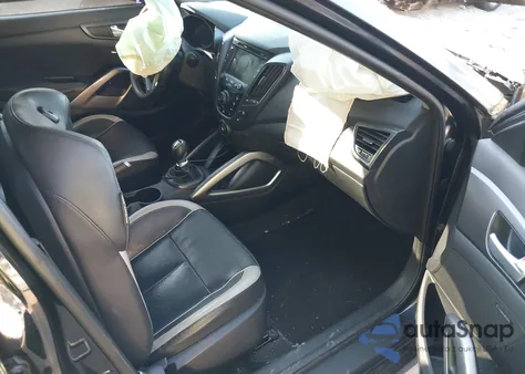 2013 Hyundai Veloster Turbo W/Black z USA, uszkodzony, nr VIN KMHTC6AE8DU153284